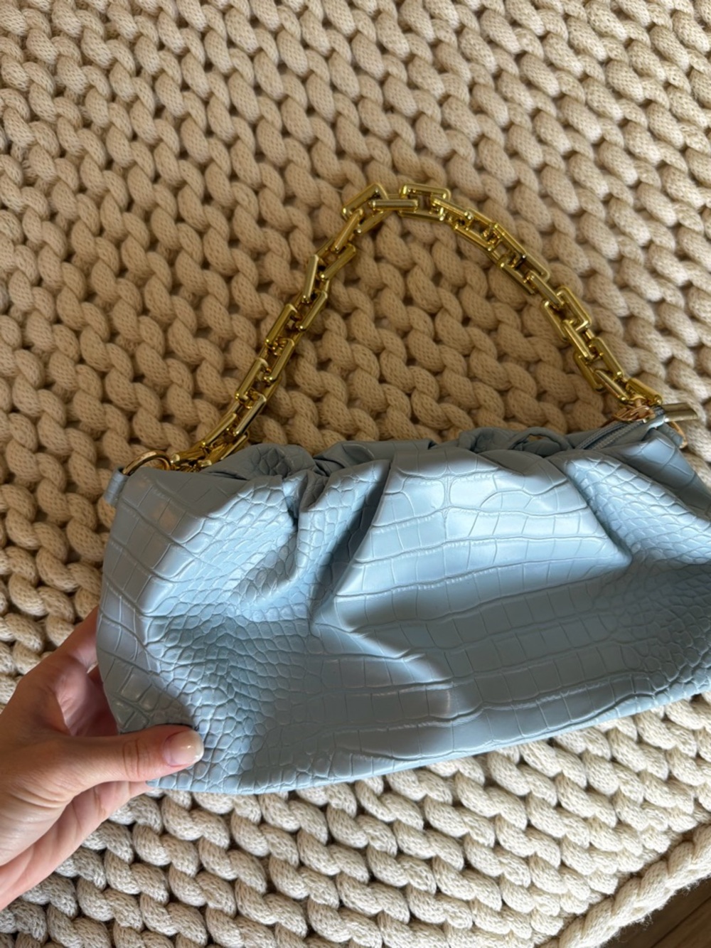 Elegant Light Blue Croc-Embossed Shoulder Bag with Gold Chain